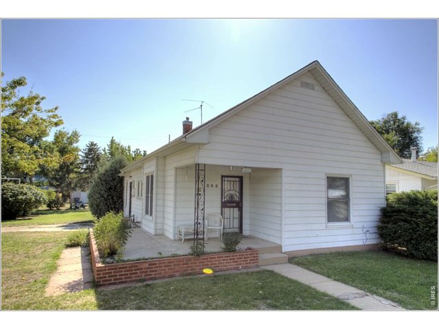 202 W Simpson St, Lafayette, CO 80026 202 W Simpson St, Lafayette, CO 80026